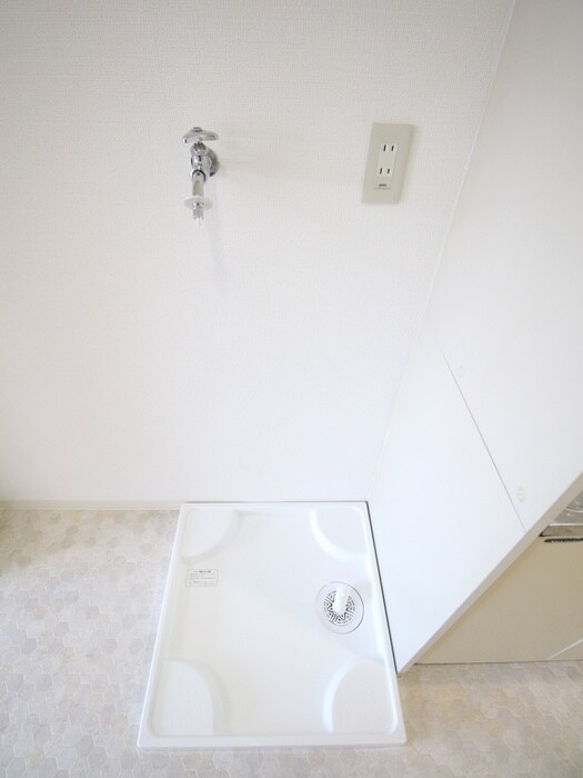 物件内観写真11　(洗濯機置場)