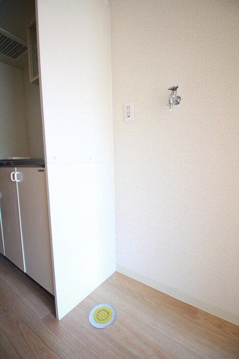 物件内観写真18　(洗濯機置場)