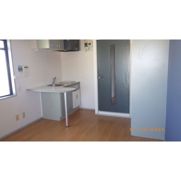 物件内観写真2　(居室)