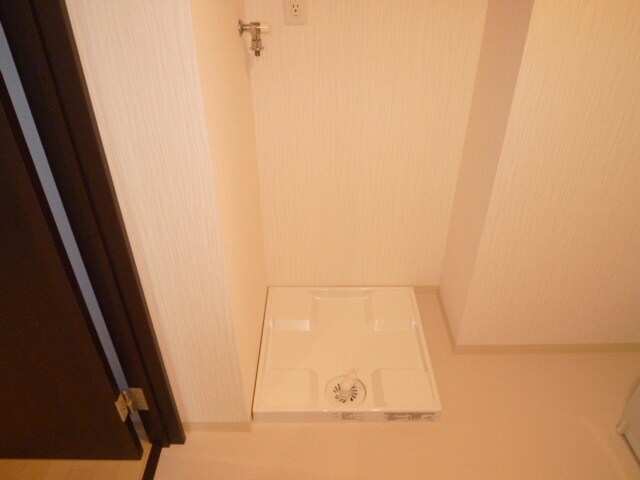 物件内観写真14　(洗濯機置場)