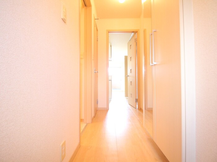 物件内観写真17　(廊下)