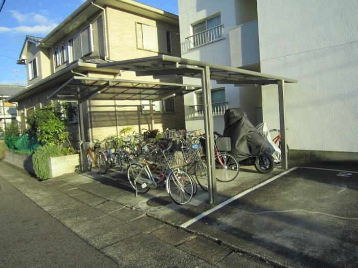 物件外観写真5　(駐輪場)