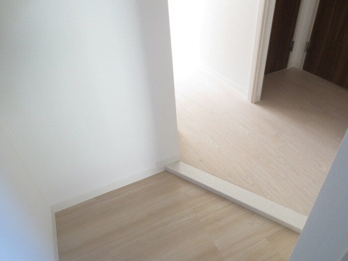 物件内観写真7　(玄関)