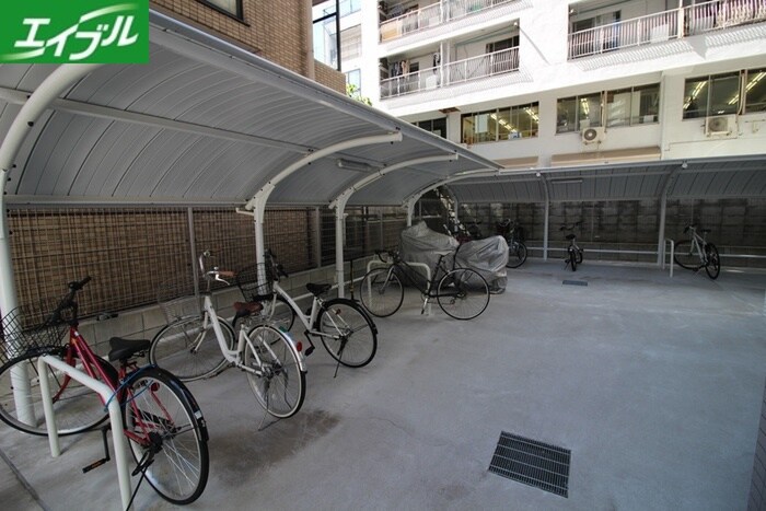 物件外観写真4　(駐輪場)