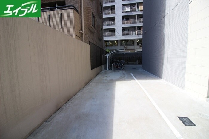 物件外観写真5　(駐車場)