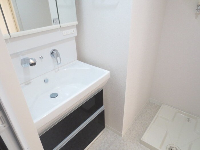 物件内観写真18　(洗濯機置場)