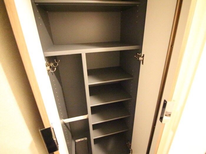 物件内観写真8　(靴箱)