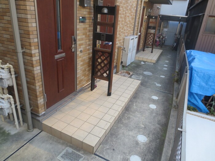 グレイス幡野のエントランス部分