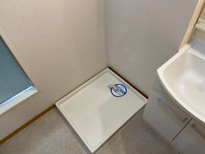 物件内観写真15　(洗濯機置場)