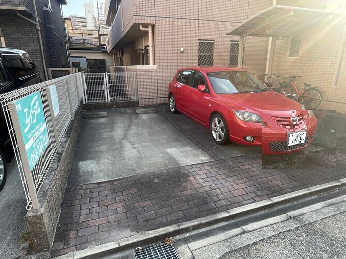 物件外観写真6　(駐車場)