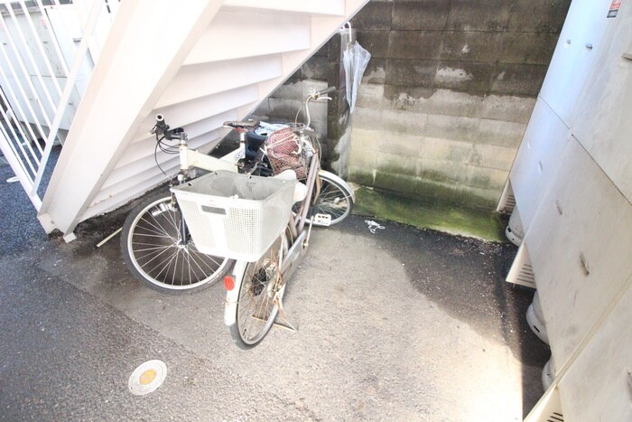 物件外観写真5　(駐輪場)
