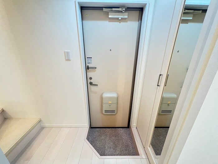 物件内観写真16　(玄関)
