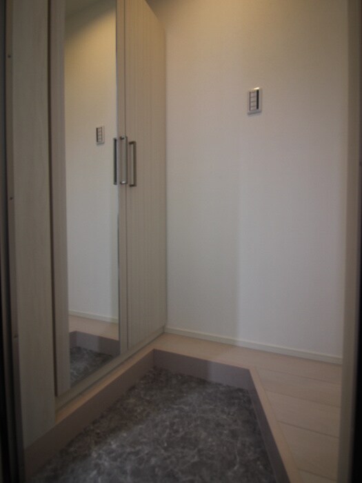 物件内観写真10　(玄関)