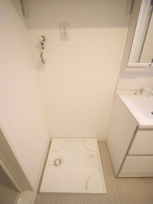 物件内観写真16　(洗濯機置場)