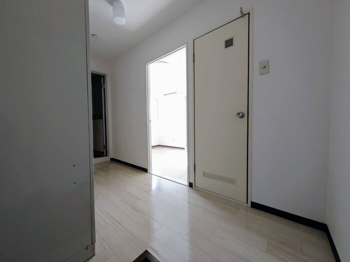 物件内観写真19　(廊下)