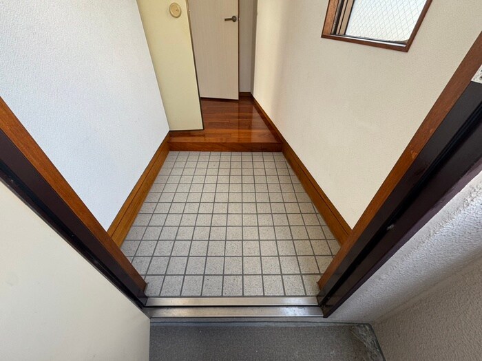 物件内観写真15　(玄関)