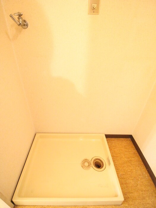 物件内観写真13　(洗濯機置場)