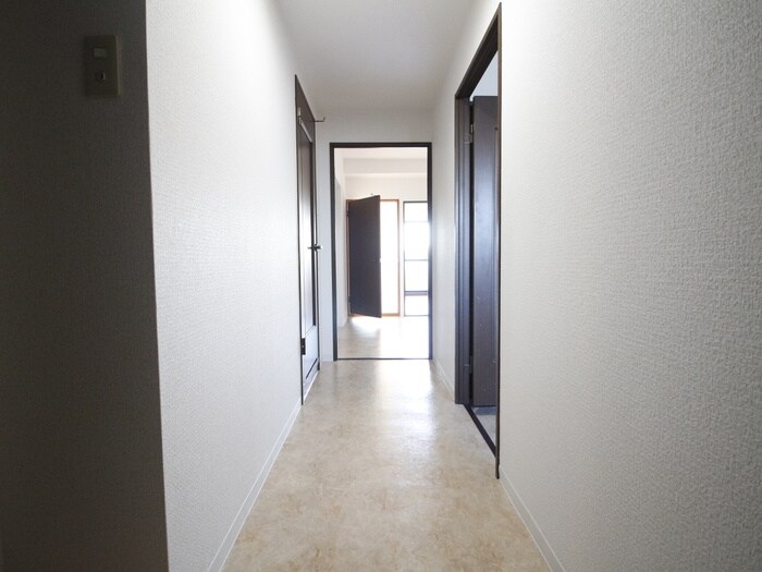 物件内観写真14　(廊下)
