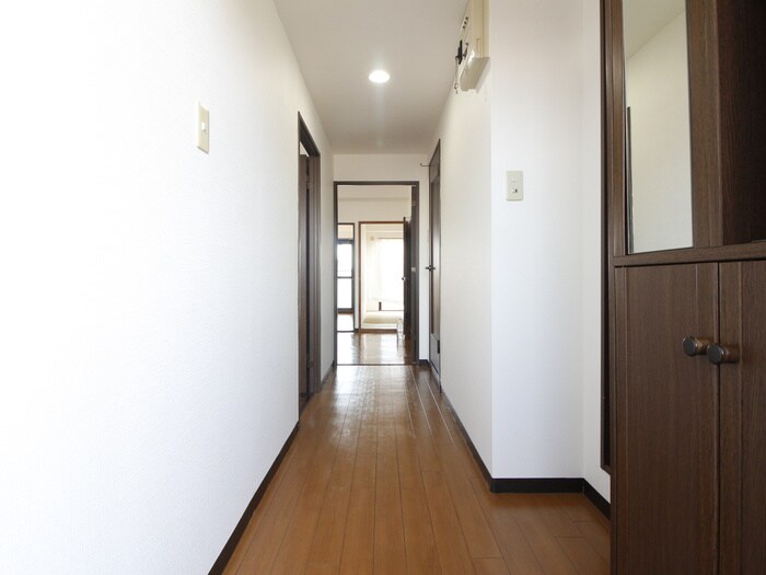 物件内観写真18　(廊下)