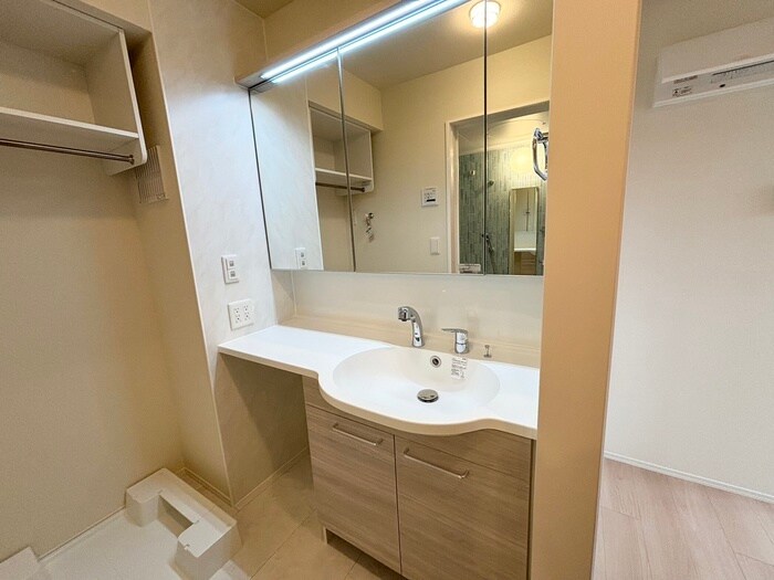 物件内観写真12　(洗面)