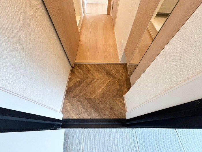 物件内観写真13　(玄関)