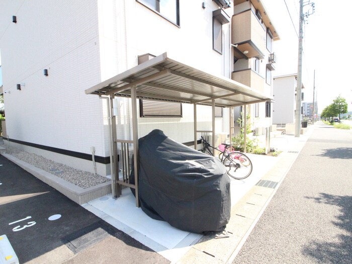 物件外観写真6　(駐輪場)