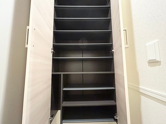 物件内観写真15　(靴箱)