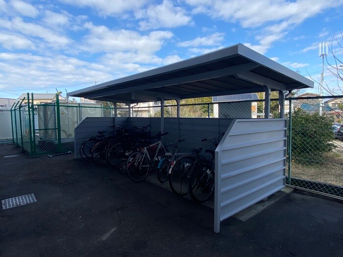 物件外観写真6　(駐輪場)