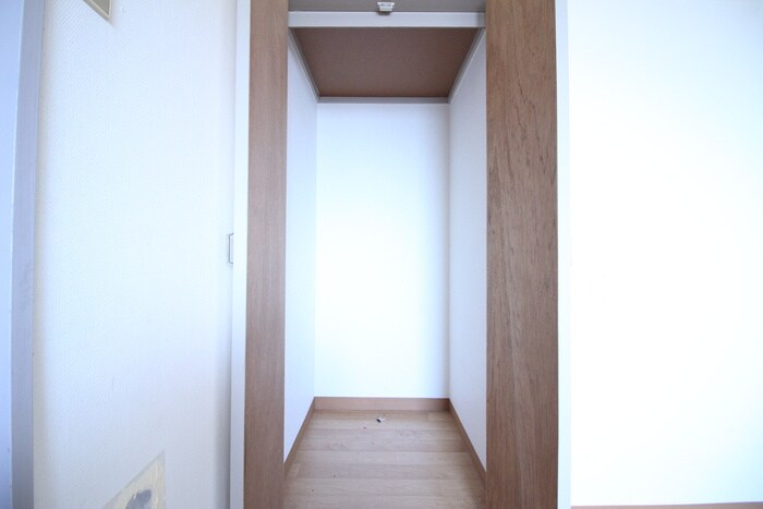 物件内観写真11　(収納)