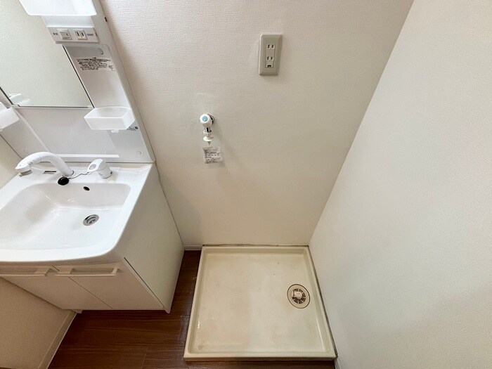 物件内観写真16　(洗濯機置場)