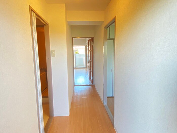 物件内観写真16　(廊下)