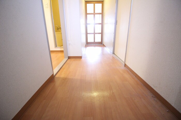 物件内観写真18　(廊下)