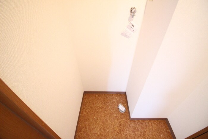 物件内観写真14　(洗濯機置場)