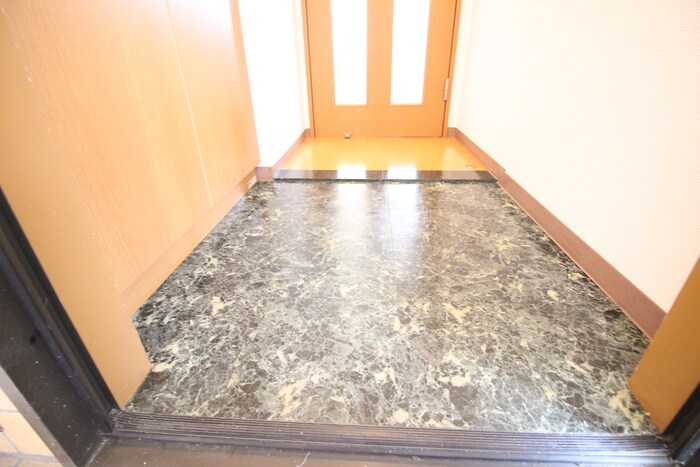 物件内観写真17　(玄関)