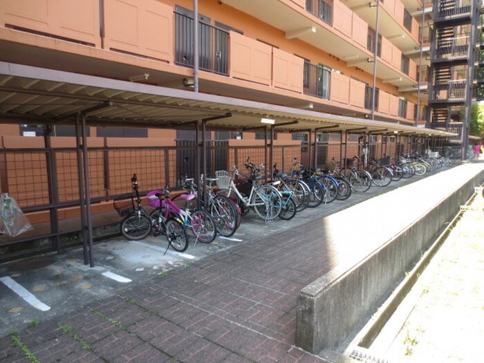 物件外観写真6　(駐輪場)