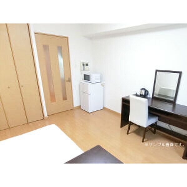 物件内観写真2　(居室)