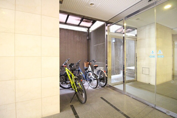 物件外観写真4　(駐輪場)