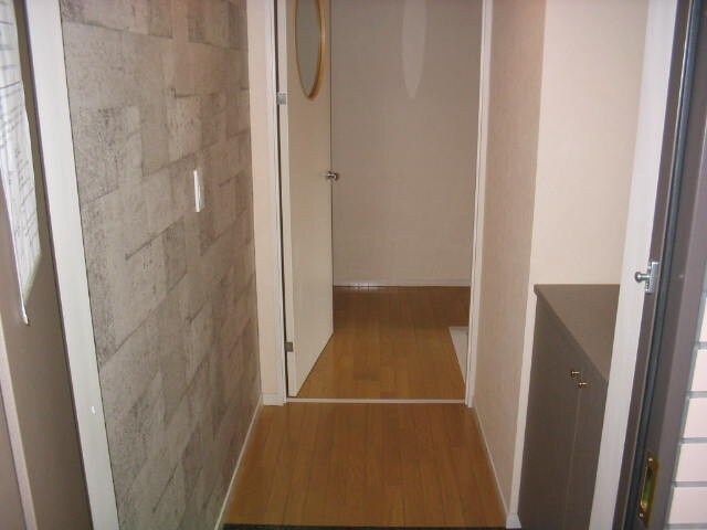 物件内観写真16　(玄関)