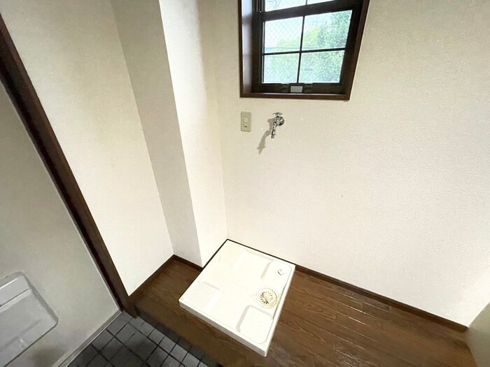 物件内観写真18　(洗濯機置場)