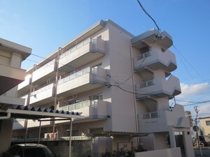 ファミ－ル八代外観写真