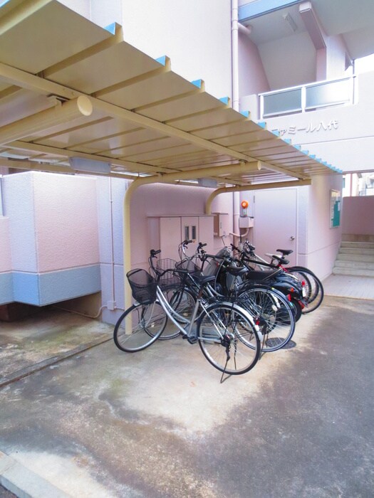 物件外観写真2　(駐輪場)