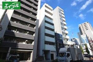 アヴォワール丸の内外観写真
