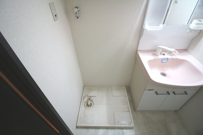 物件内観写真10　(洗濯機置場)