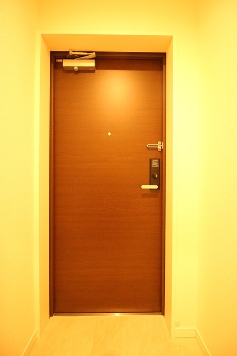 物件内観写真8　(玄関)