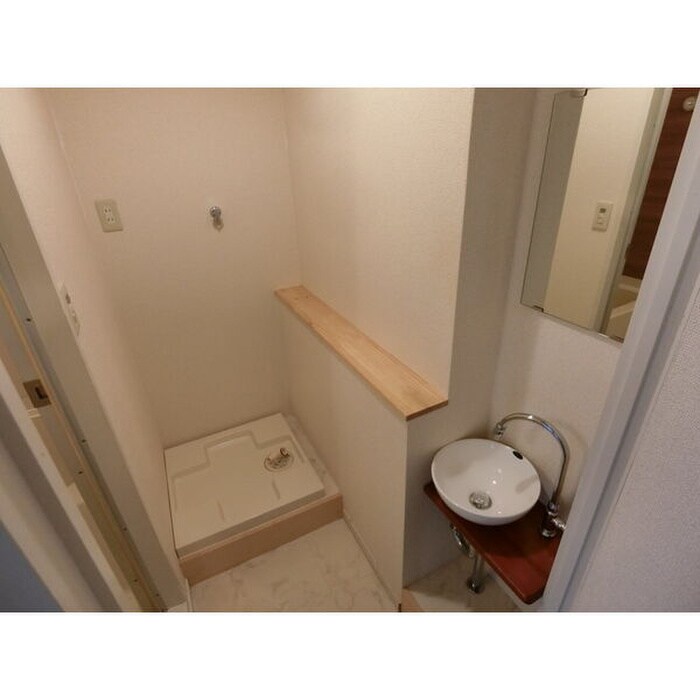 物件内観写真14　(洗濯機置場)