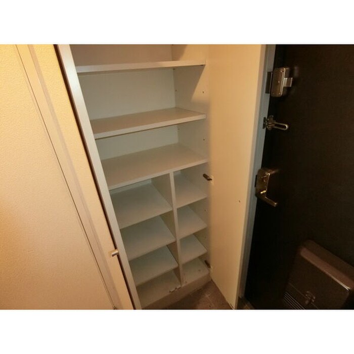 物件内観写真16　(靴箱)