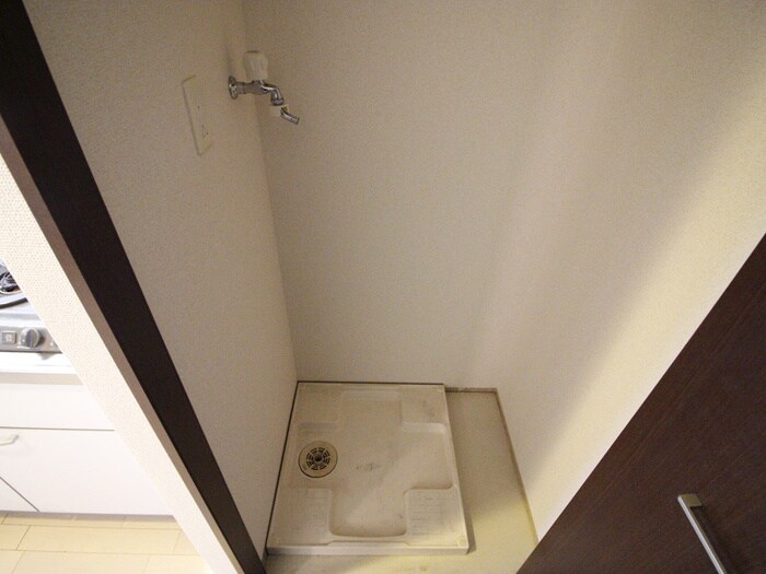 物件内観写真12　(洗濯機置場)