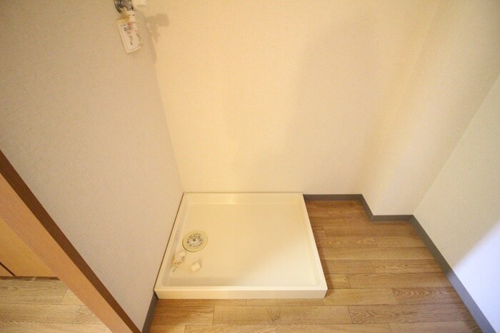 物件内観写真14　(洗濯機置場)