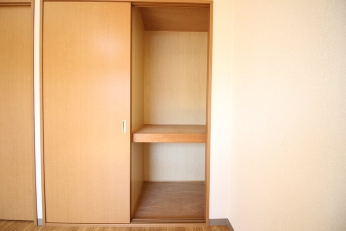 物件内観写真16　(収納)