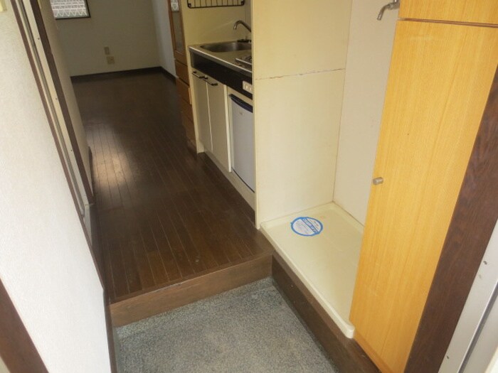 物件内観写真12　(玄関)